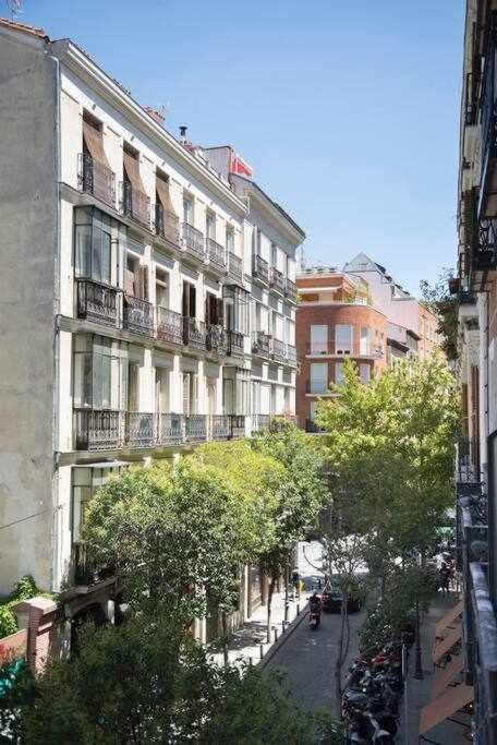 Un Fascinante Estudio En Madrid Centro Экстерьер фото