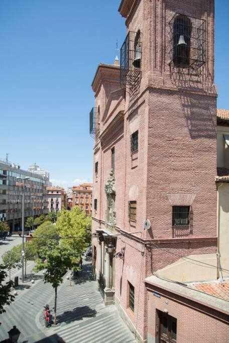 Un Fascinante Estudio En Madrid Centro Экстерьер фото