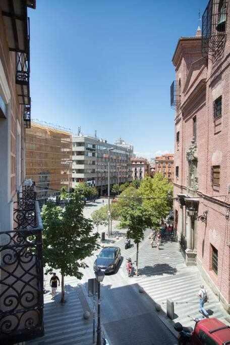 Un Fascinante Estudio En Madrid Centro Экстерьер фото